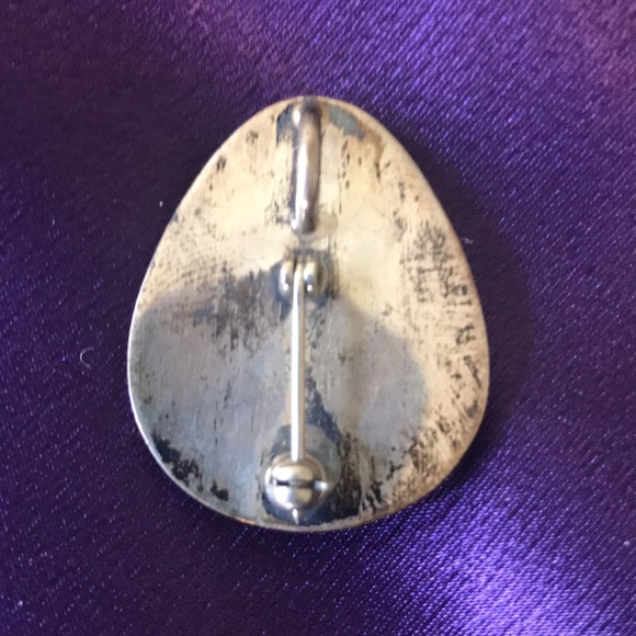 Sterling Silver Bear Claw and Turquoise brooch/pendant. - Picture 2 of 3